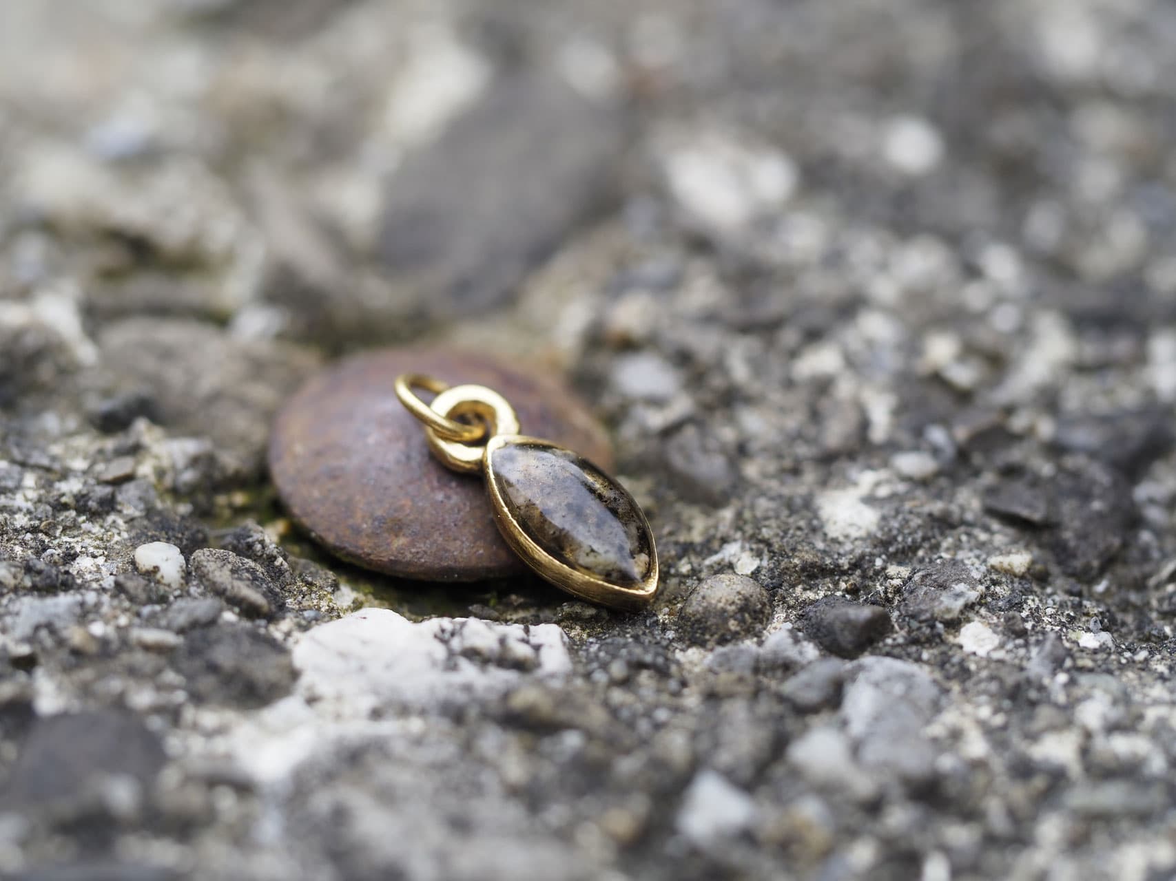 Mini Anhänger Elipse mit Asche, Beschichtung 24k Gold, Nr. 743