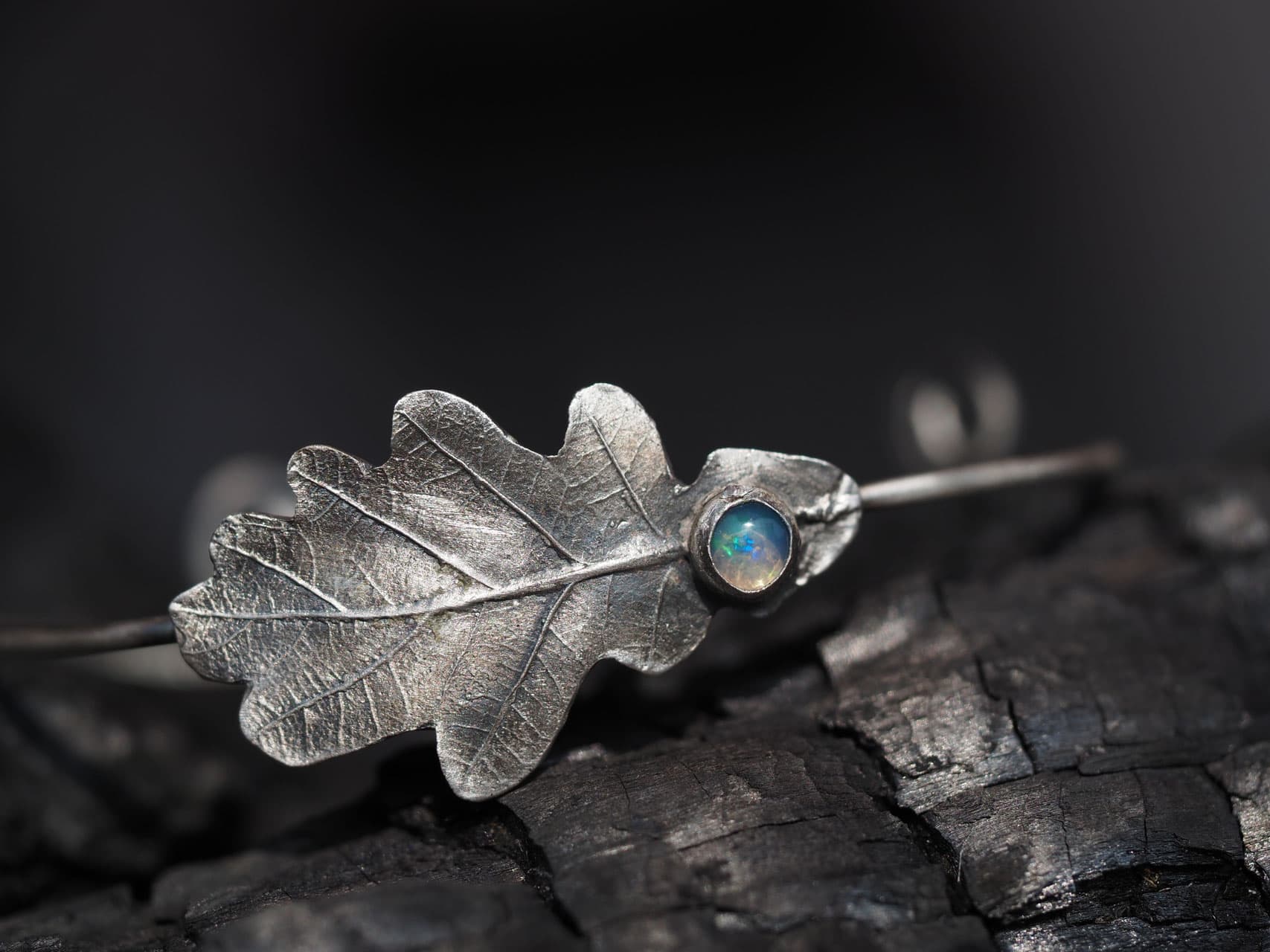 Armreif aus recyceltem Silber - Eichenblatt und Jade Stein, Nr. 1333
