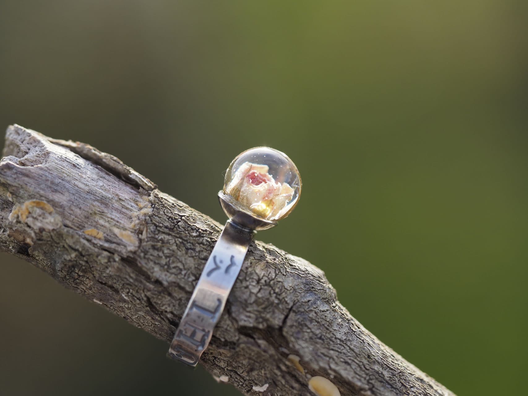 Bauchgefühl - Rosenblüten-Ring aus Sterlingsilber, 17/57, Nr. A19